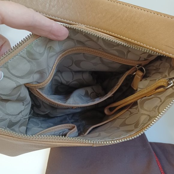 Coach Vintage Tan Leather Hobo Shoulder Bag - Picture 7 of 16